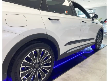 omoda-9-listwy-boczne (4).webp