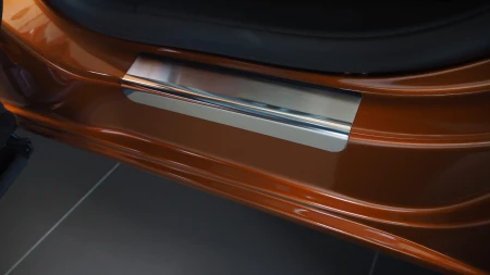 SATIN5.JPG