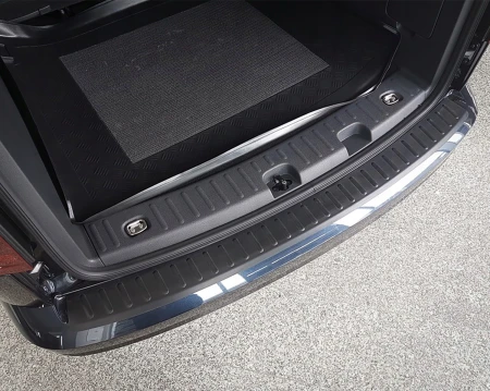 Nakladka-listwa-ochronna-na-tylny-zderzak-do-VW-VOLKSWAGEN-CADDY-2015-2020-EAN-GTIN-5904441624205.jpg