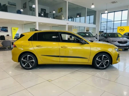 opel-astra-vi-2022-listwy-boczne (2).webp