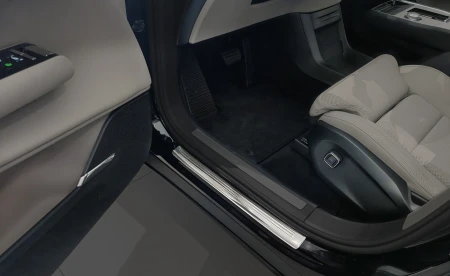 2 17035 Volvo EX 90 2024- NP1L.jpg