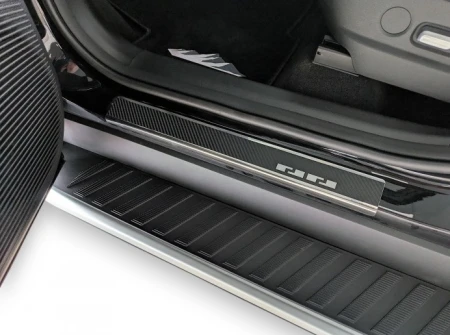 nakladki-progowe-folia-karbonowa-baic-bj30 (1).jpg