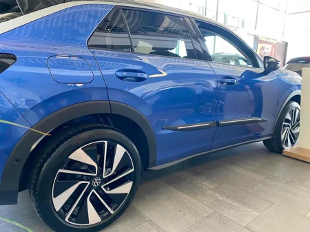 vw-t-roc-ii-2025-listwy-boczne-f-c002 (3).webp