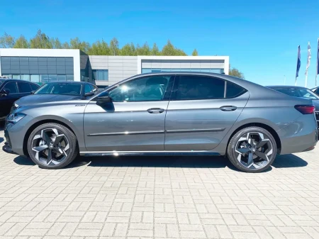 skoda-superb-iv-listwy-boczne-f-62 (3).webp