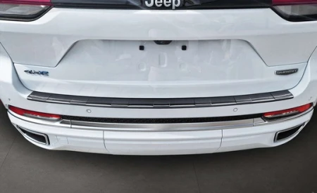 pol_pm_Nakladka-na-zderzak-tylny-Jeep-Grand-Cherokee-5-Czarna-2801_8.jpg