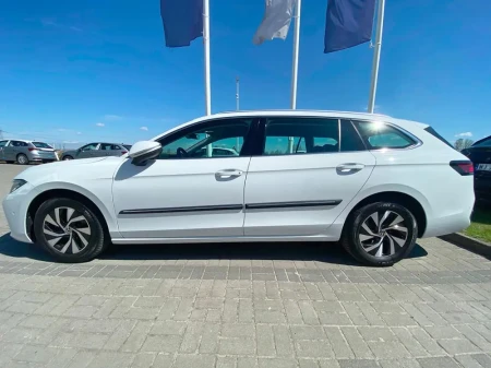 vw-passat-ix-b9-listwy-boczne-f-62 (2).webp