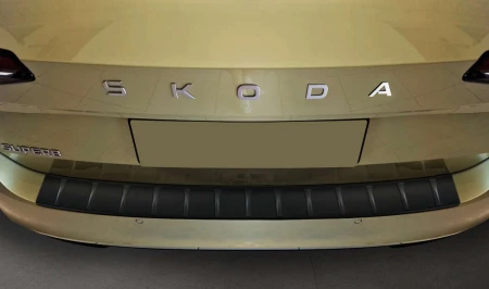 pol_pl_Nakladka-na-zderzak-tylny-Skoda-Superb-4-Kombi-Czarny-Mat-2772_8.jpg