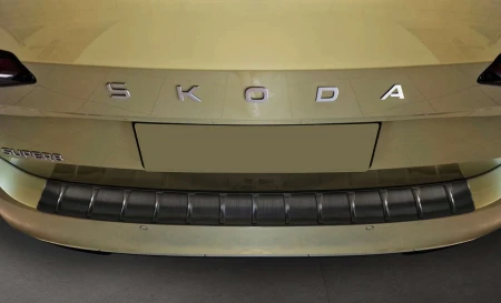 pol_pl_Nakladka-na-zderzak-tylny-do-Skoda-Superb-4-Kombi-2771_4.jpg