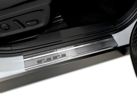 Mitsubishi Outlander IV_2025-_08-0632_przód.jpg
