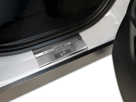 Mitsubishi Outlander IV_2025-_08-0632_tył.jpg