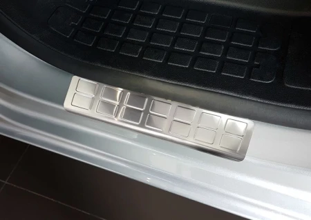 Citroen-Spacetourer-Nakladki-ochronne-progowe przód.jpg