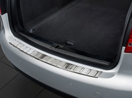 Audi-A4-B8-Kombi-Nakladka-listwa-ochronna-na-zderzak-tylny.png
