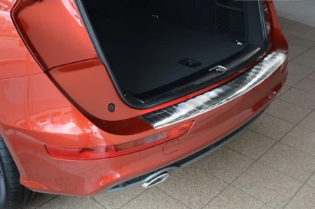 Audi-Q5-Nakladka-listwa-ochronna-na-zderzak-tylny5.jpg