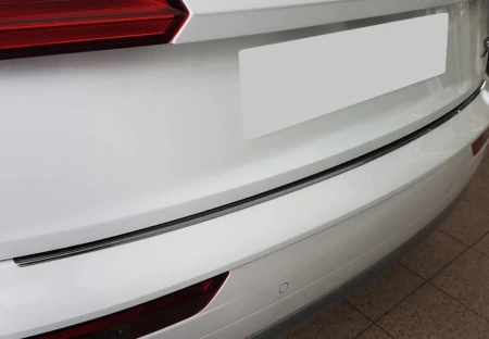 AUDI-Q5-II-Czarna-nakladka-listwa-ochronna-na-zderzak-tylny.jpg
