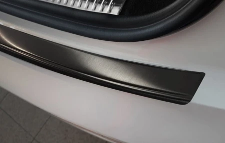 AUDI-Q5-II-Czarna-nakladka-listwa-ochronna-na-zderzak-tylny2.jpg