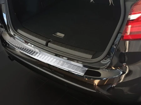 BMW-serii-2-ACTIVE-TOURER-Nakladka-listwa-ochronna-na-zderzak-tylny3.jpg