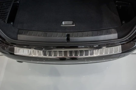 BMW-serii-2-GRAN-TOURER-Nakladka-listwa-ochronna-na-zderzak-tylny2.jpg