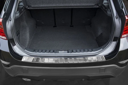 BMW-serii-X1-E84-Nakladka-listwa-ochronna-na-zderzak-tylnyfl.jpg