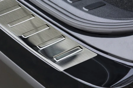 BMW-serii-X1-E84-Nakladka-listwa-ochronna-na-zderzak-tylnyfl2.jpg