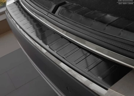 BMW-serii-X1-E84-Czarna-nakladka-listwa-ochronna-na-zderzak-tylny.jpg