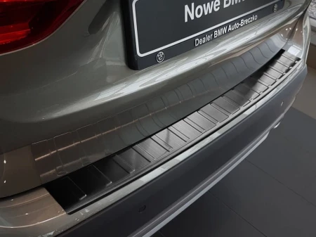 BMW-serii-X1-E84-Czarna-nakladka-listwa-ochronna-na-zderzak-tylny3.jpg