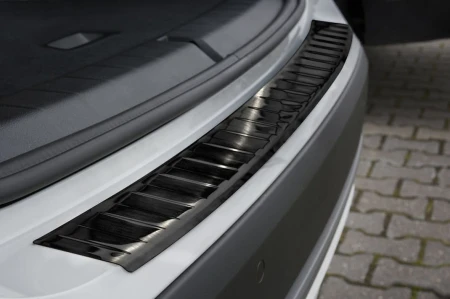 BMW-serii-X1-F48-Czarna-Nakladka-listwa-ochronna-na-zderzak-tylny2.jpg