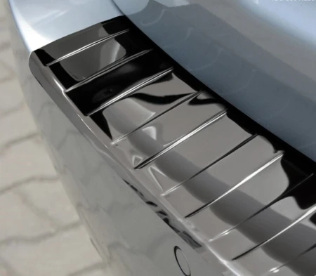 BMW-serii-5-F11-Touring-Czarna-nakladka-listwa-ochronna-na-zderzak-tylny3.jpg