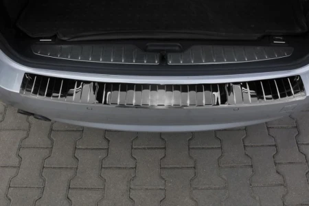 BMW-serii-5-F11-Touring-Czarna-nakladka-listwa-ochronna-na-zderzak-tylny4.jpg
