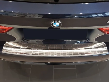 BMW-serii-5-G31-Touring-Nakladka-listwa-ochronna-na-zderzak-tylny1.jpg