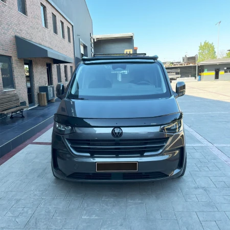 pol_pl_Nakladka-ochronna-na-maske-czarna-owiewka-trwala-Volkswagen-T7-od-2022-16753_4.jpg