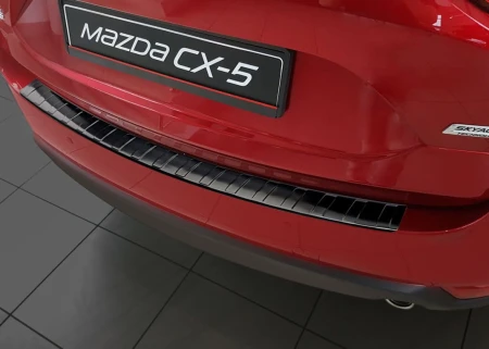 MAZDA-CX-5-II-Czarna-Nakladka-listwa-ochronna-na-zderzak-tylny1.jpg