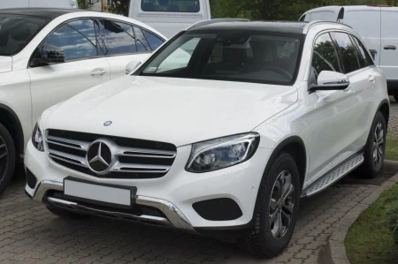 MERCEDES-GLC-klasa-Czarna2.jpg