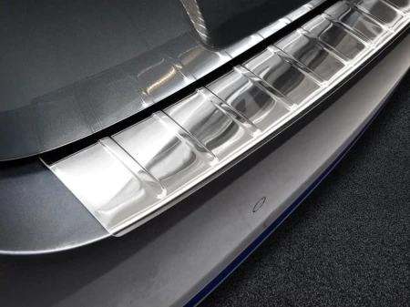 Nissan-Leaf-2.jpg