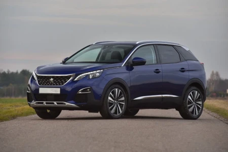 Peugeot-3008-2-Czarna3.jpg