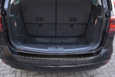 SEAT-ALHAMBRA-2-Czarna2.jpg