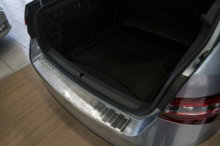 SUPERB-3-LIFTBACK.jpg