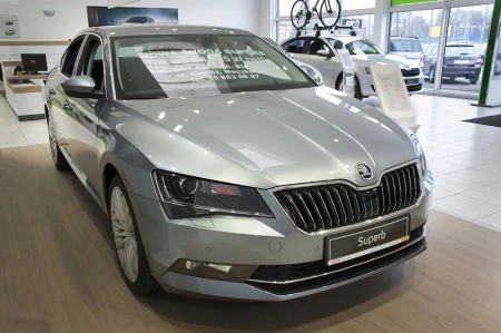 SUPERB-3-LIFTBACK4.jpg