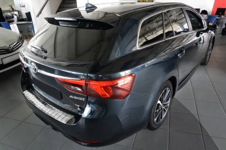 AVENSIS-Mk-3-FL-Kombi-Nakladka3.jpg