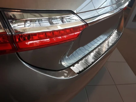 TOYOTA-COROLLA-XI-E160-FL-Nakladka1.jpg