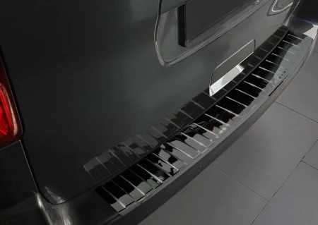 Citroen-SpaceTourer-Czarna-Nakladka-listwa-ochronna-na-zderzak-lustro2.jpg