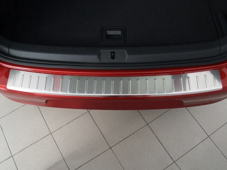 Volkswagen-Golf-7-Nakladka-listwa1.jpg