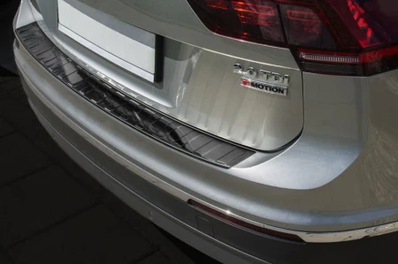 Volkswagen-Tiguan-2-Czarna-Nakladka2.jpg
