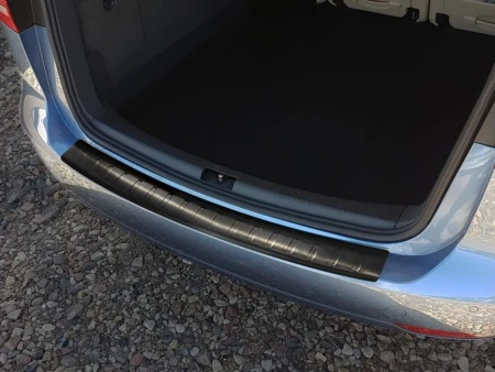 Volkswagen-Touran-2-2.jpg