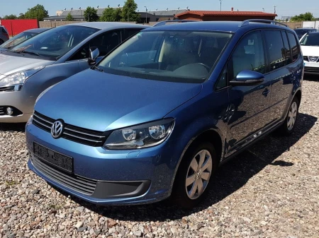 Volkswagen-Touran-2-3.jpg