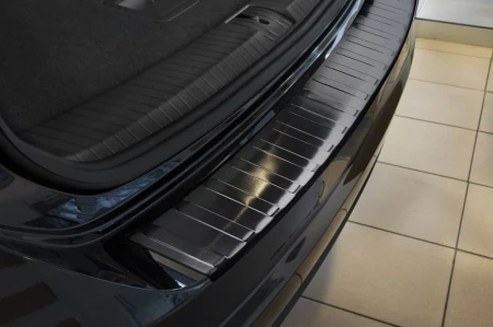 VOLKSWAGEN-TOURAN-3-Czarna2.jpg