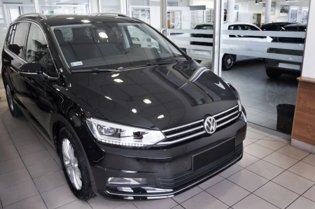 VOLKSWAGEN-TOURAN-3-Czarna3.jpg