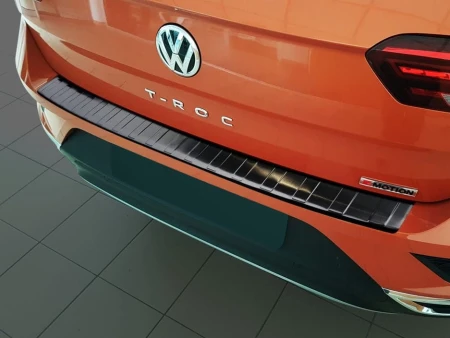 Volkswagen-T-Roc-czarna4.jpg