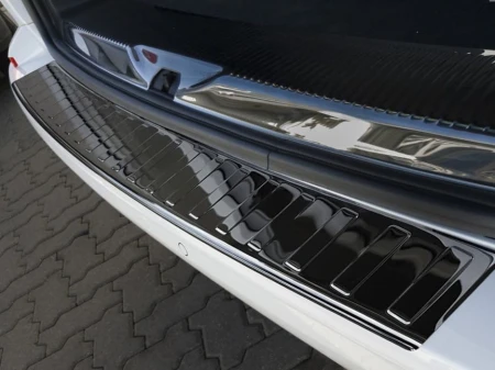 VOLKSWAGEN-TRANSPORTER-T6-FURGON-Czarna-Nakladka-listwa2.jpg