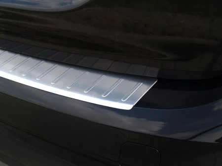 Volvo-V60-Nakladka-listwa-ochronna-na-zderzak-tylny3.jpg