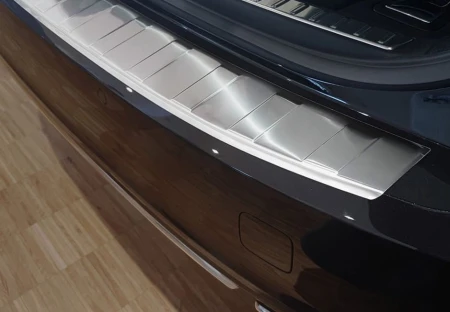 VOLVO-V90-Nakladka-listwa2.jpg